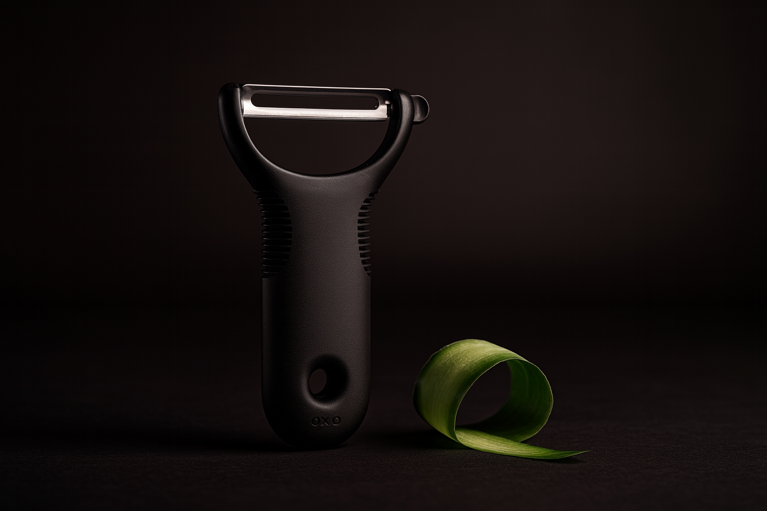 OXO Good Grips Y-Peeler – Razor-Sharp Stainless Steel Blade, Non-Slip Soft-Grip Handle, Built-in Potato Eyer, Dishwasher-Safe